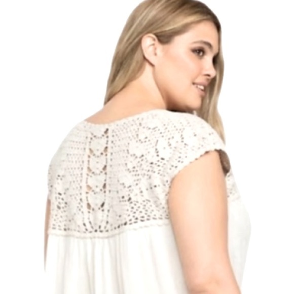 NWOT Torrid Gauze Crochet Boho Top with Fringe in Ivory Size 1 - Picture 5 of 6